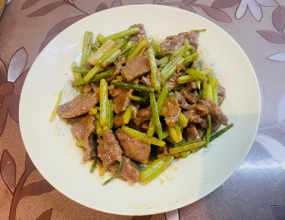 下饭神器又来了，试试这道芹菜炒牛肉！！