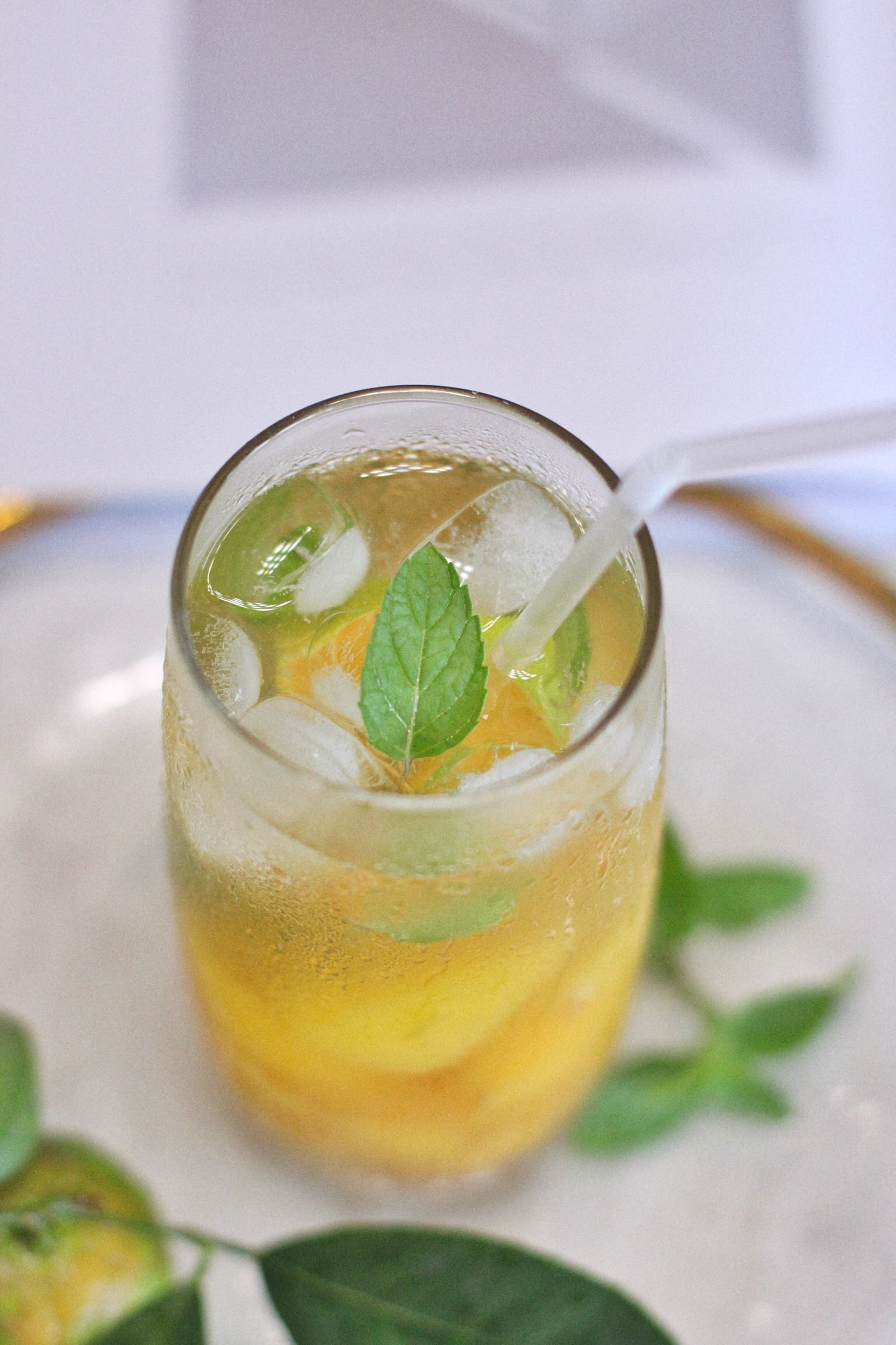 5分钟做出从头爽到脚的夏日冷饮—黄桃柠檬苏打的做法 步骤3