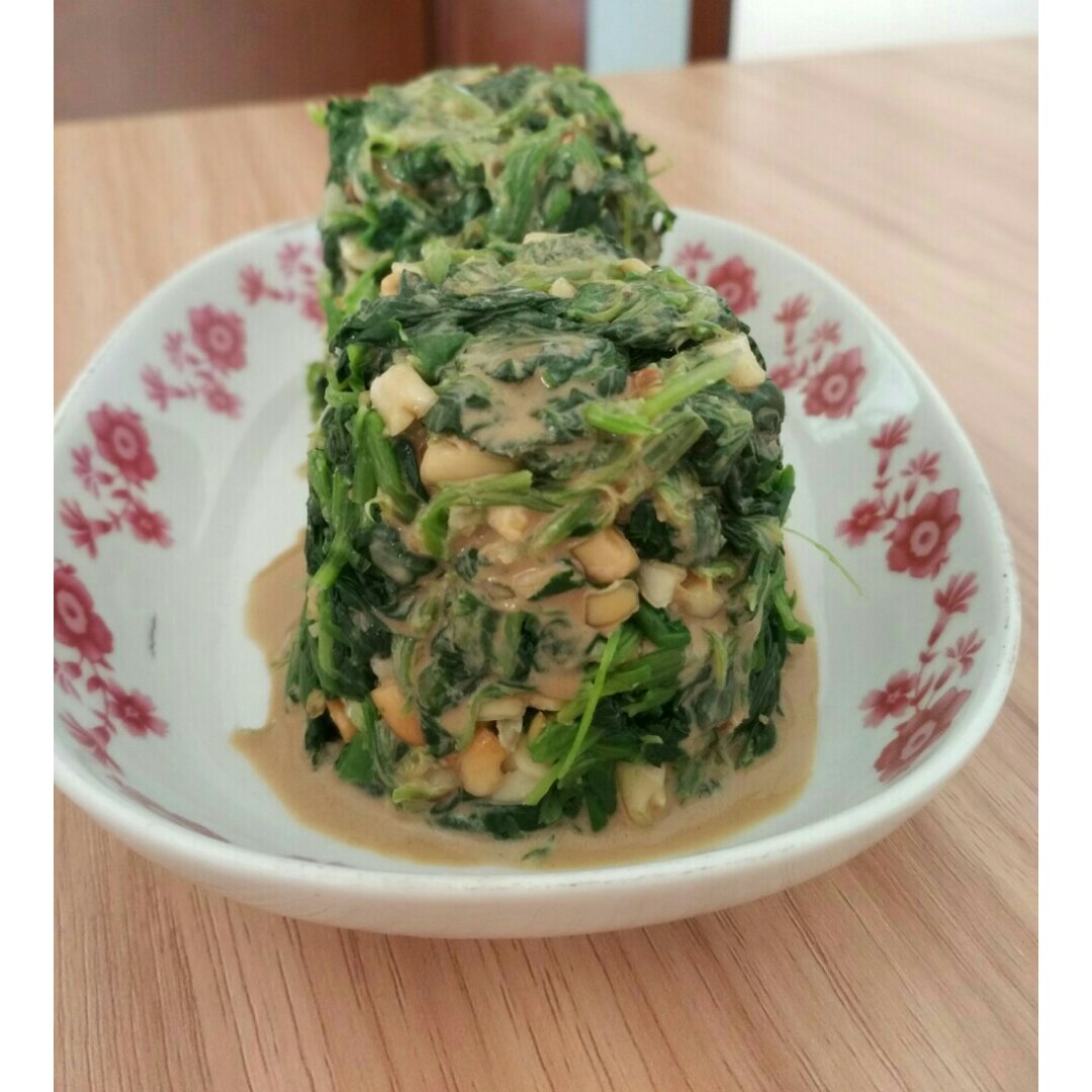 麻酱拌花生菠菜