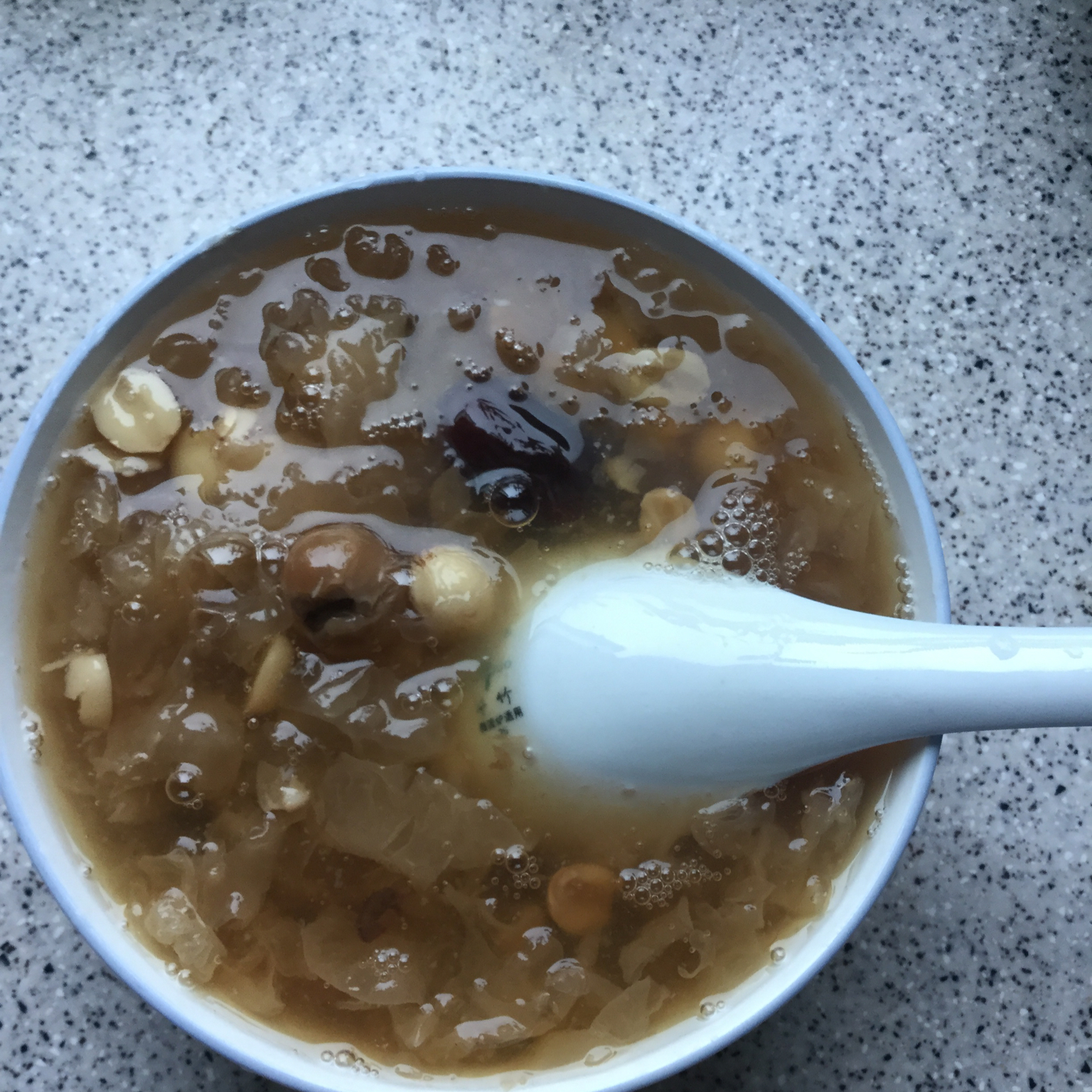 红枣银耳莲子羹