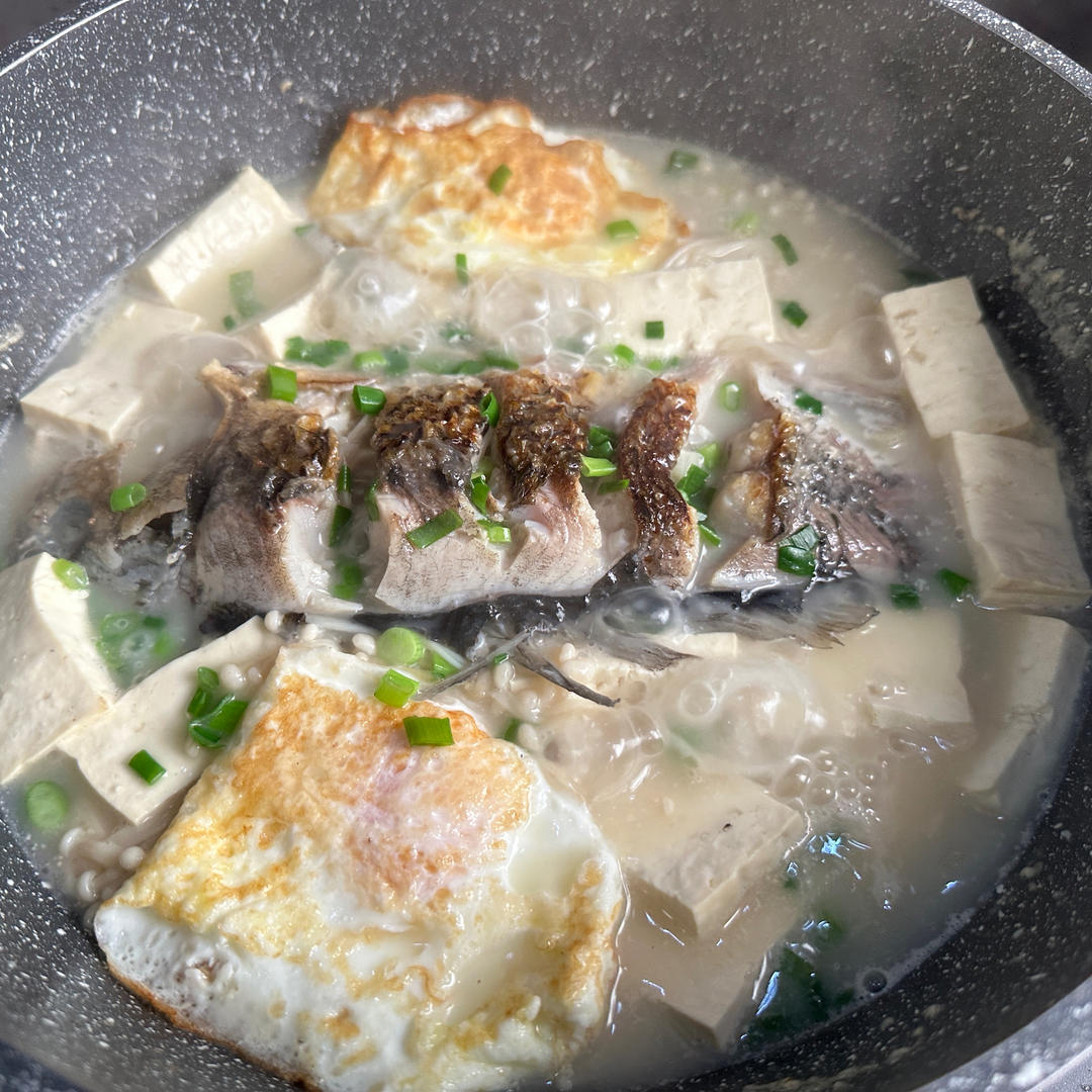 奶白鲫鱼豆腐汤|一条鱼最后的温柔