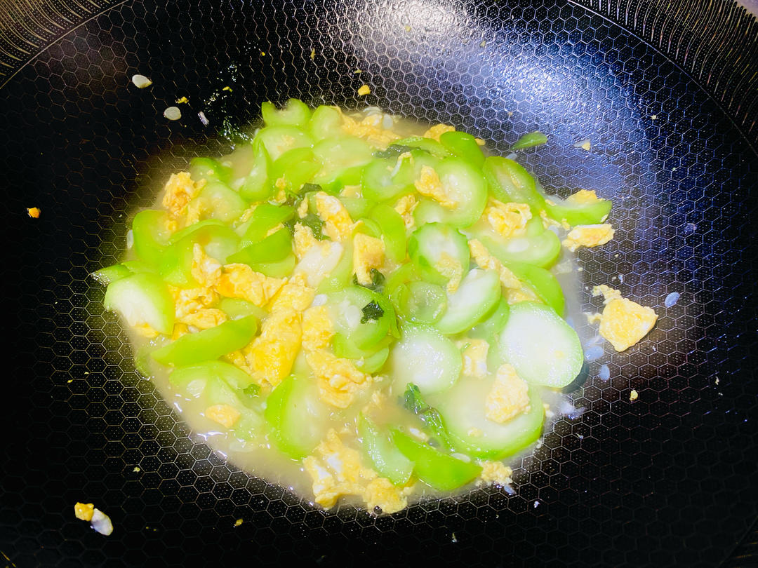 【家常菜】鱼腐焖丝瓜