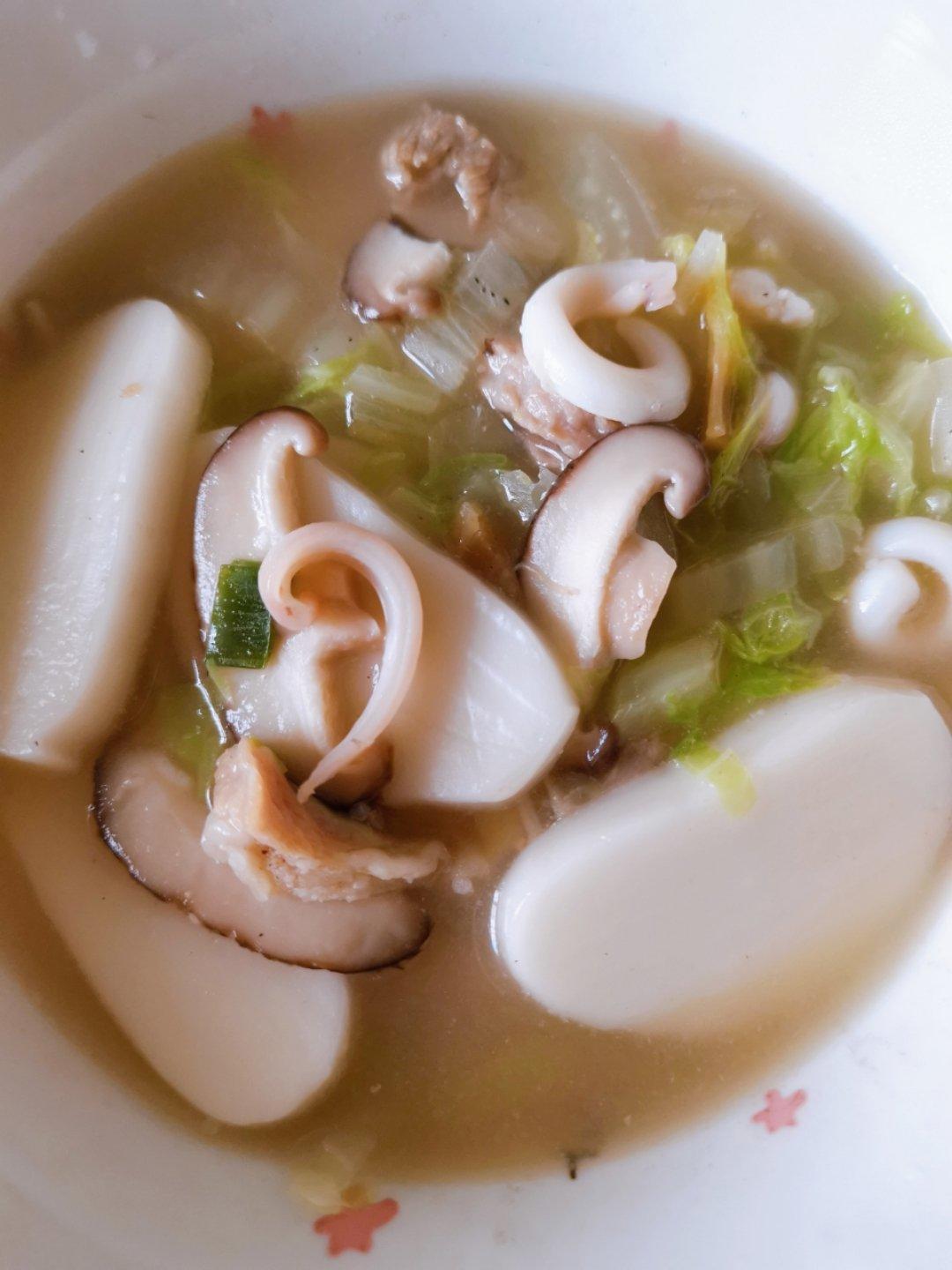 【白菜肉丝年糕汤】