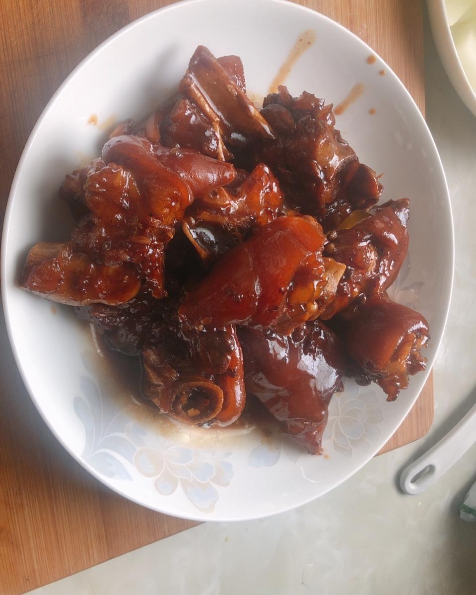 老丁的私房菜－红烧猪蹄