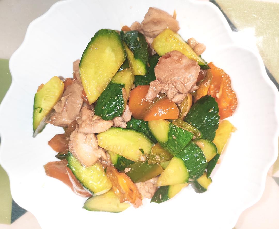 鸡腿肉炒黄瓜的做法
