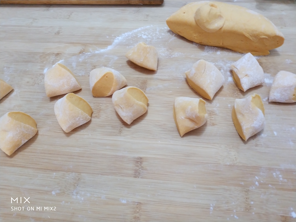 南瓜饼粉蒸肉的做法 步骤4