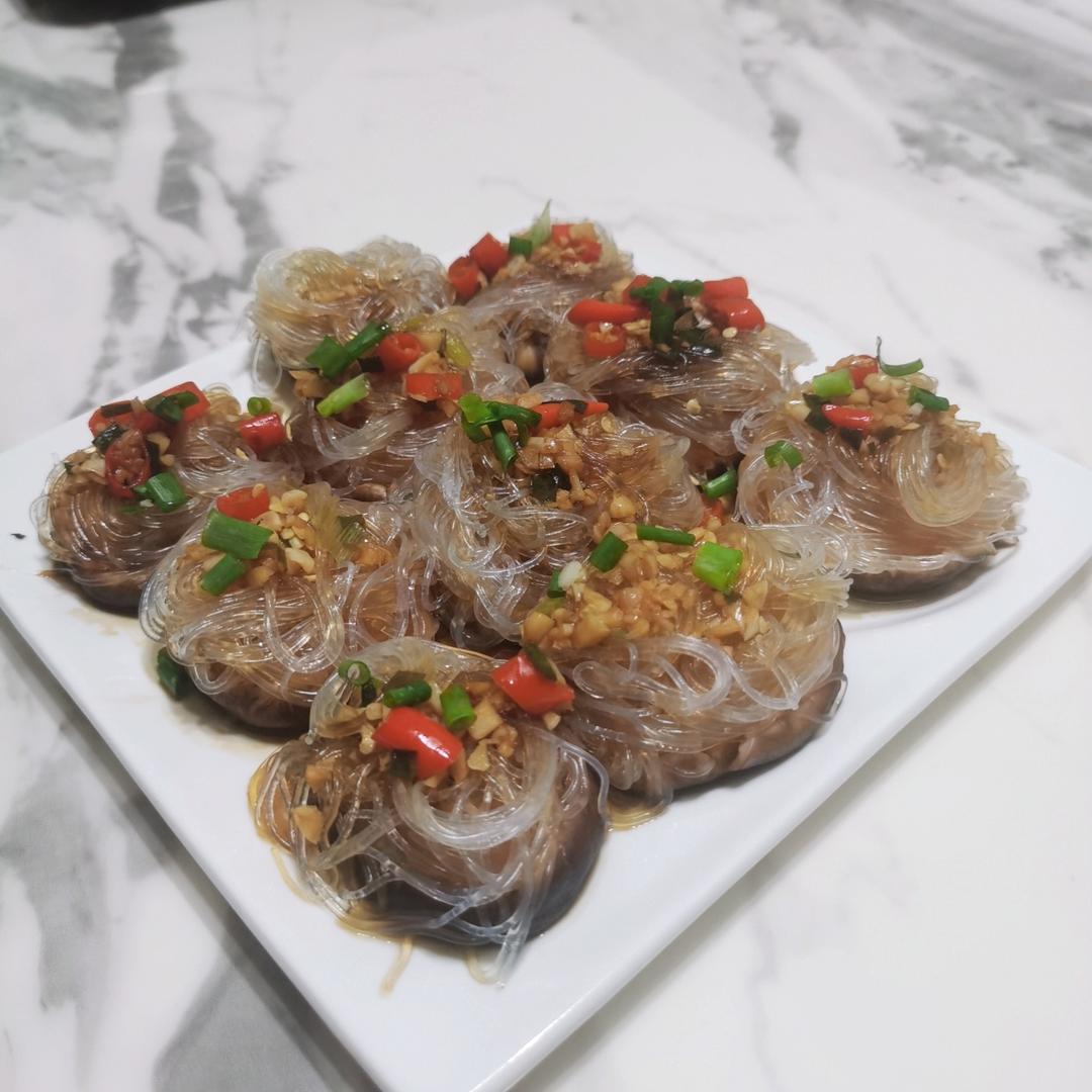 简单好吃的  蒜蓉粉丝蒸香菇