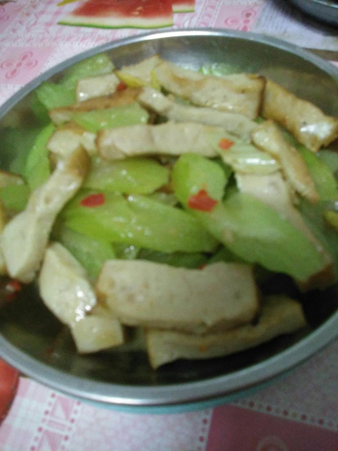 西芹炒肉