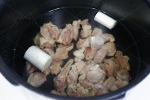 银耳牛肉汤的做法 步骤6