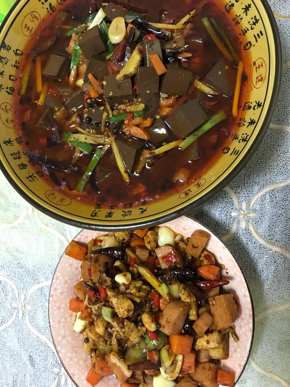 酸辣鸭血