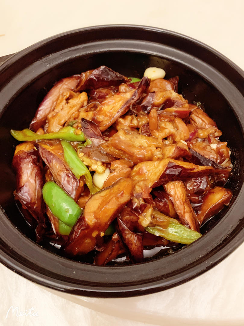 肉段烧茄子！东北菜的精髓：黢黑、稀neng、胶黏、齁咸、好吃