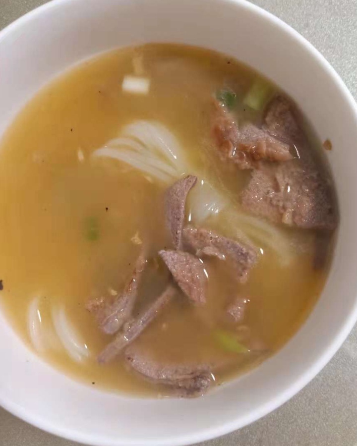 猪肝菠菜粉丝汤