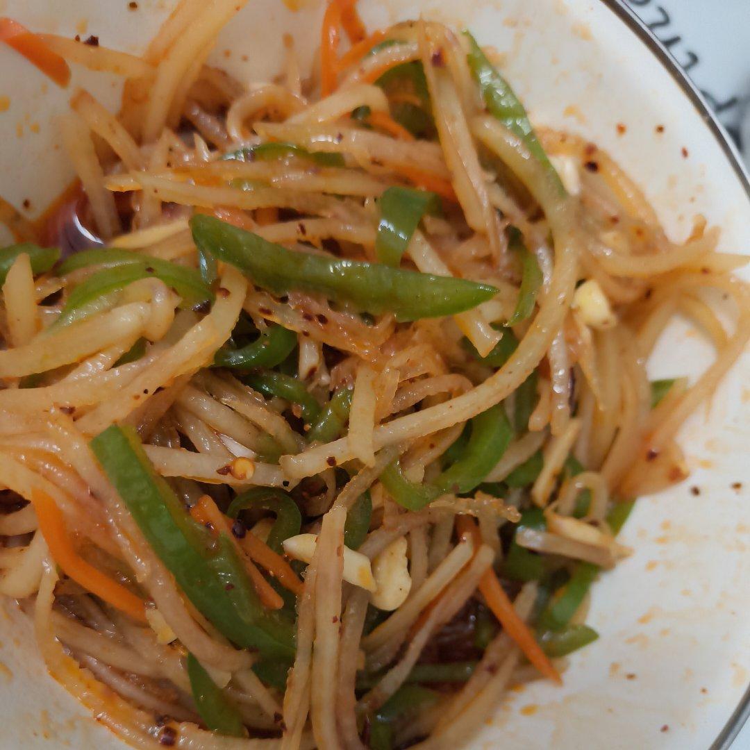 五分钟搞定‼酸爽开胃的凉拌酸辣土豆丝