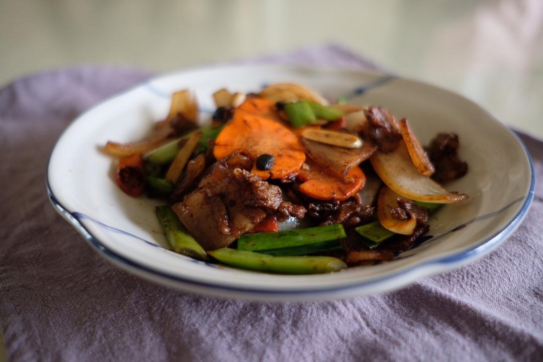 农家小炒肉的做法