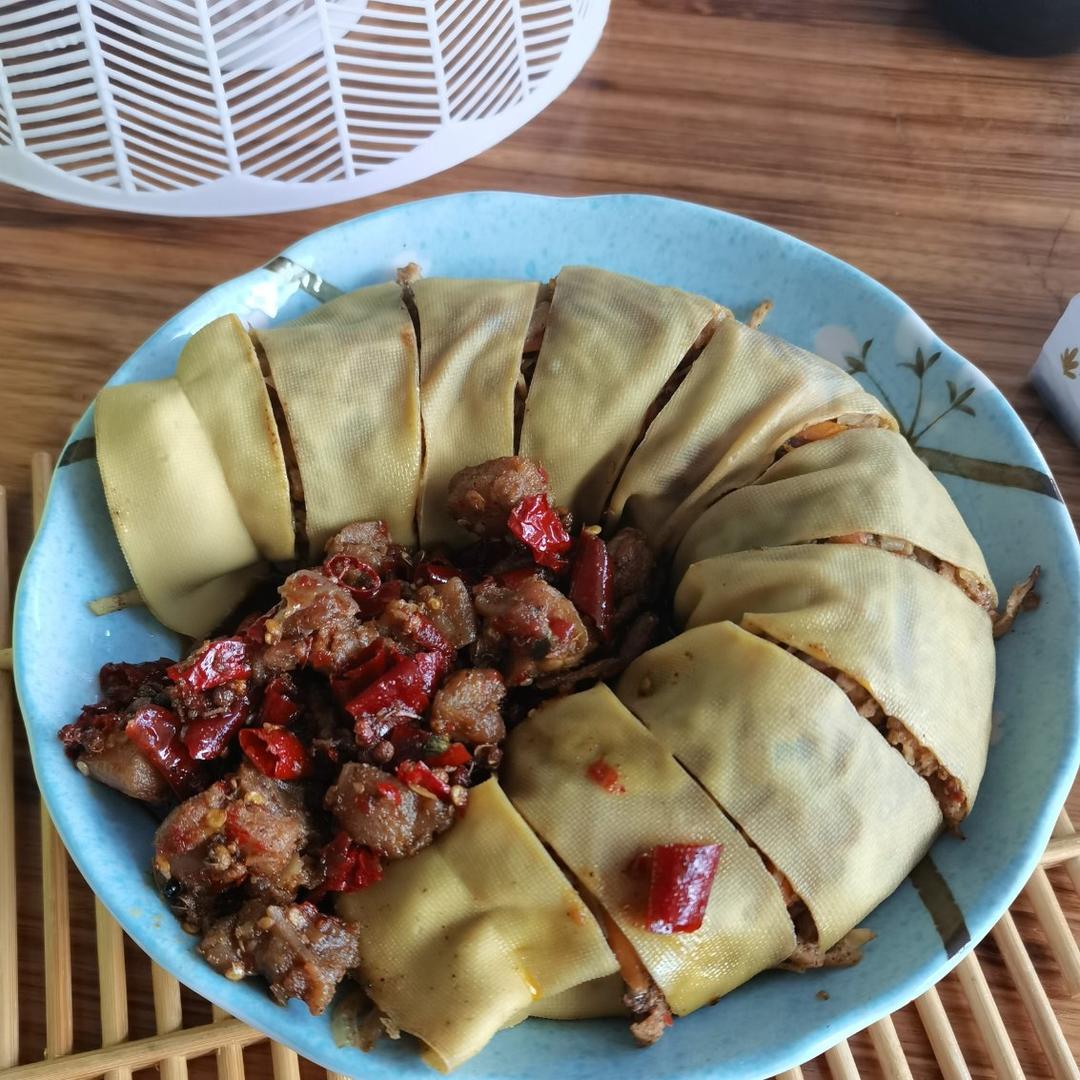豆皮肉卷（东北千张）好吃不腻，尤其适合手残党