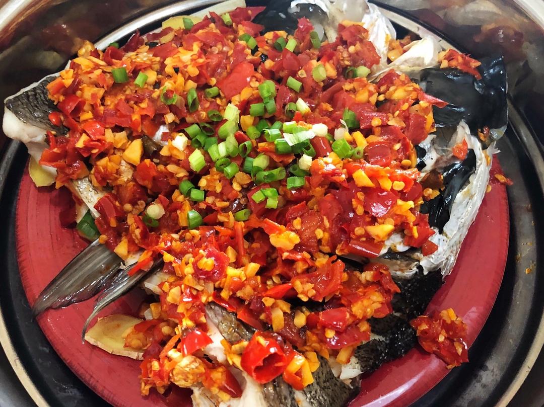轻松搞定餐厅大菜剁椒鱼头