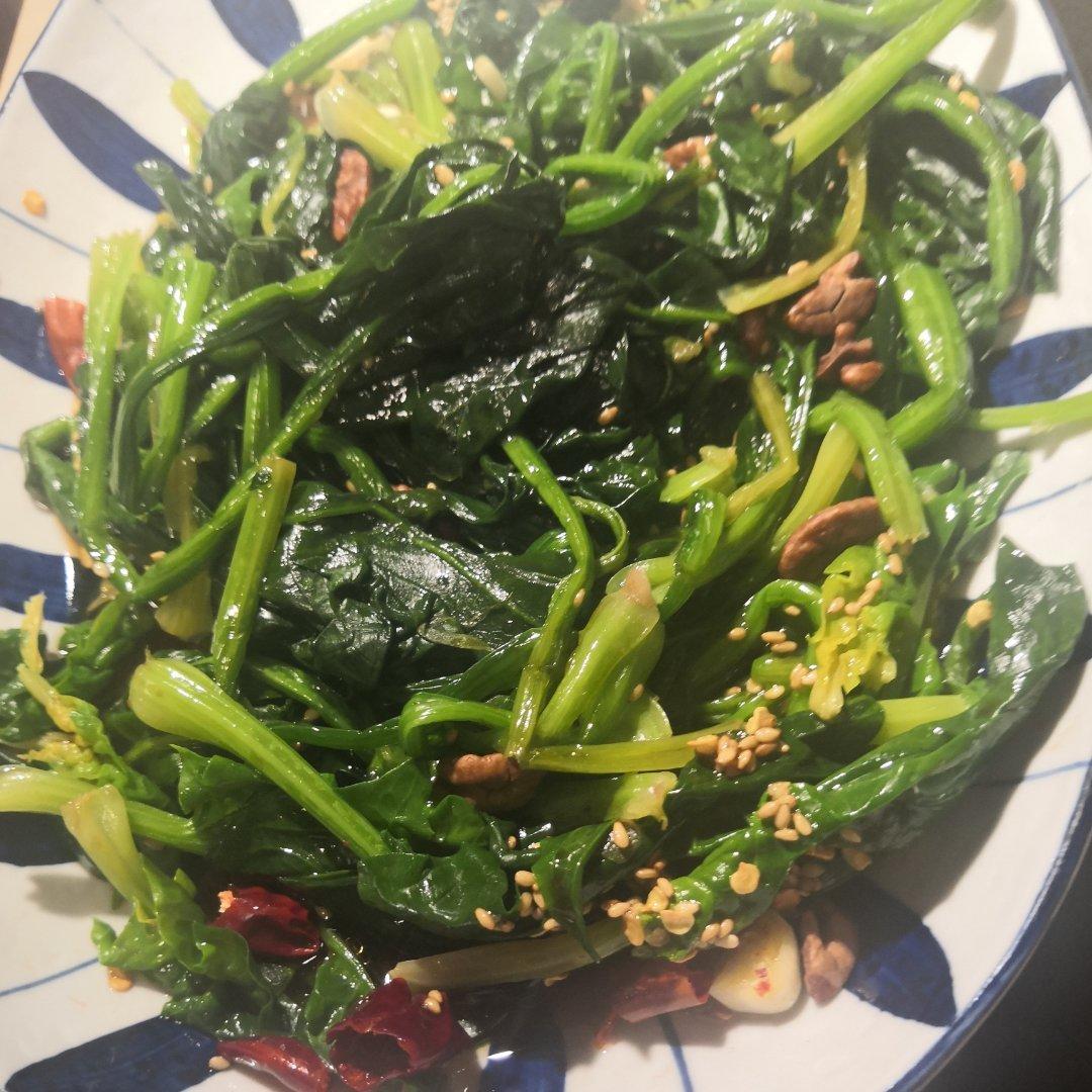 开胃爽口又营养的菠菜拌粉丝