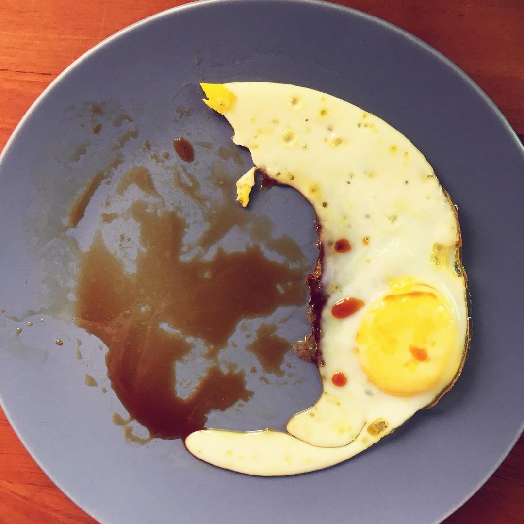 电饭煲 电饭锅煎蛋 爱吃饭的小汽水儿做的电饭锅煎蛋