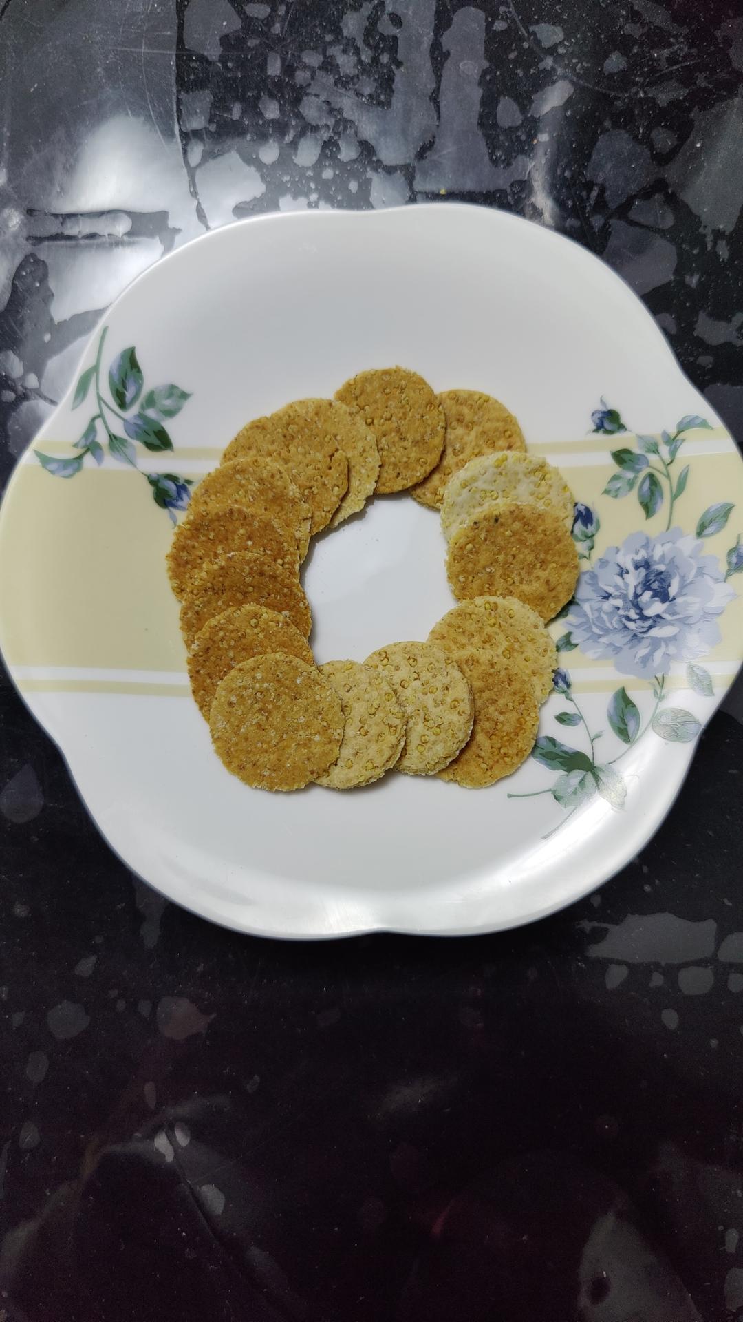 小米这样做，非油炸，又薄又酥嘎嘣脆