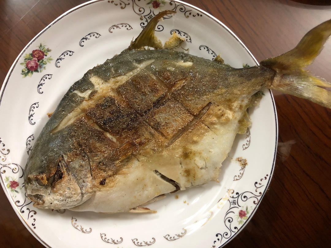 极简极美味——盐煎金鲳鱼