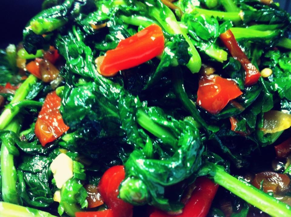剁辣椒豆豉筒蒿菜的做法