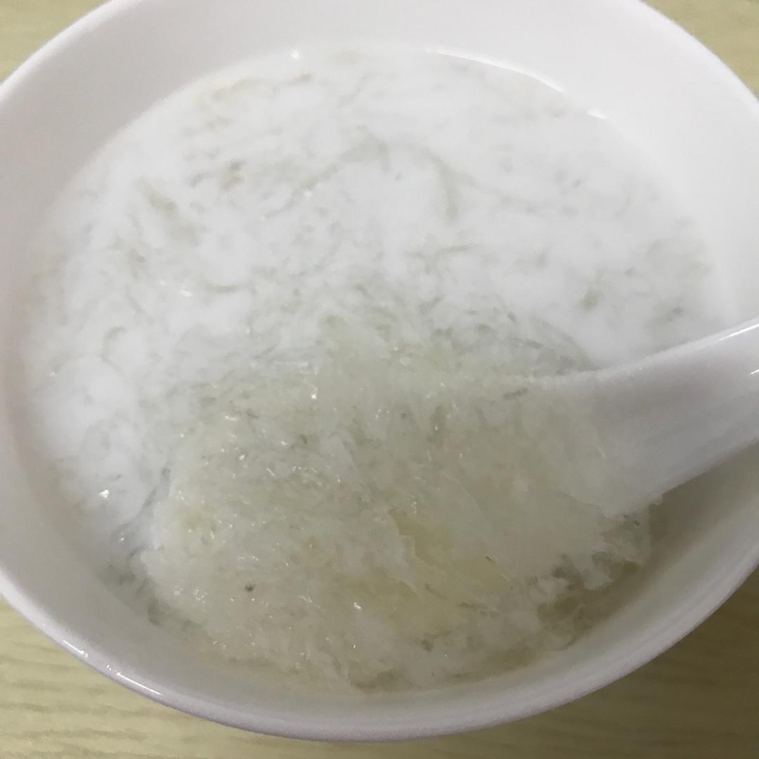 椰汁炖燕窝