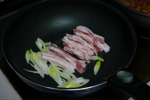 豆角炒土豆丝的做法 步骤3