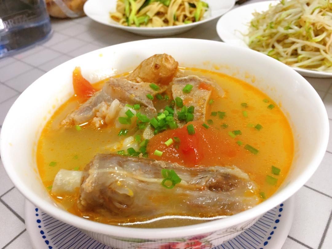 番茄牛尾汤