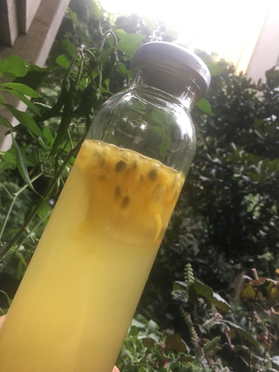 百香果的朴素吃法（百香果汁）