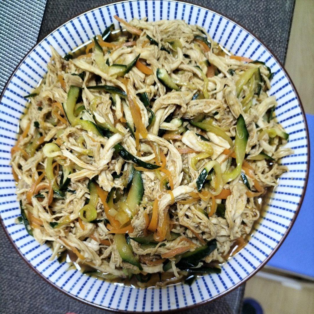 夏日开胃菜 凉拌鸡丝（手撕鸡）