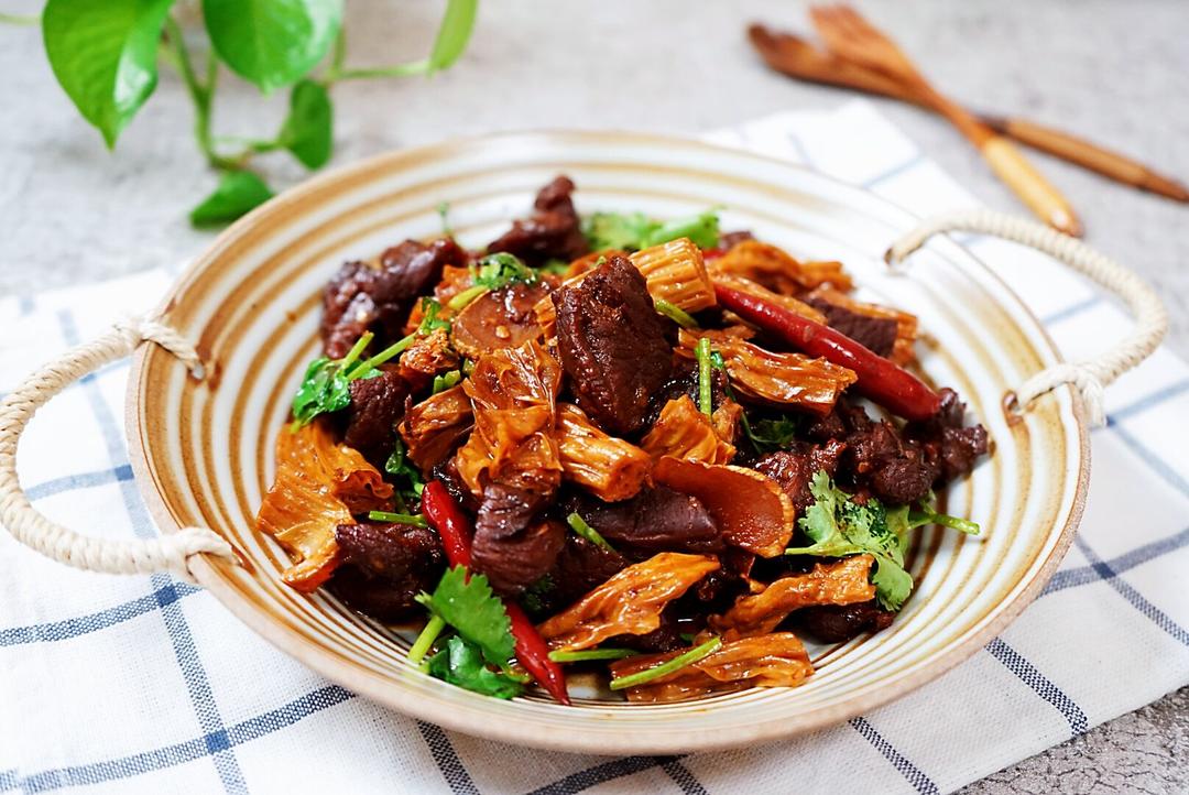 滋补不上火的腐竹炖羊肉的做法