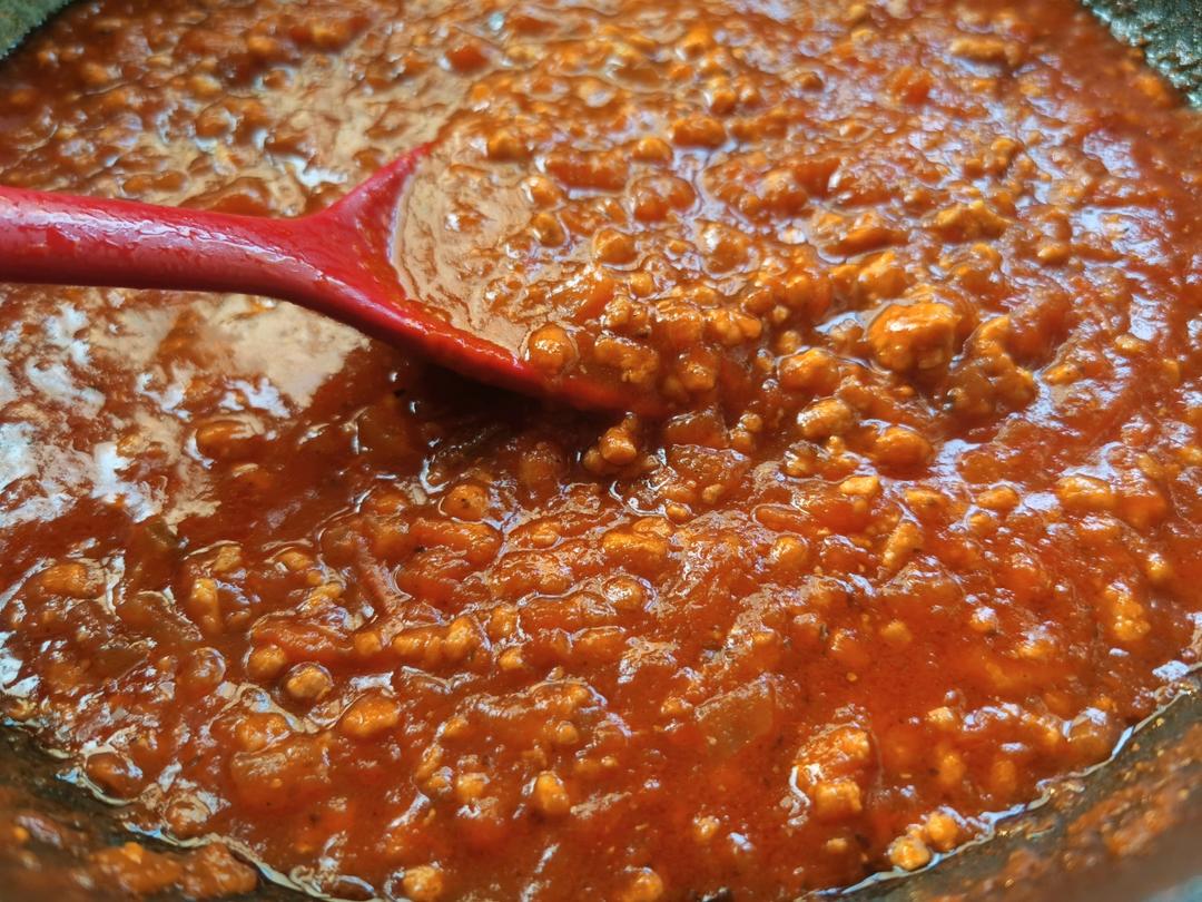 熬一锅意式肉酱，做尽你爱的美食。千层面~披萨~意面~咸派~you name it!