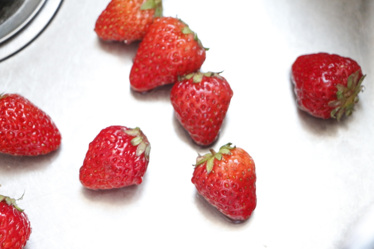 白玉草莓双层布丁的做法 步骤2