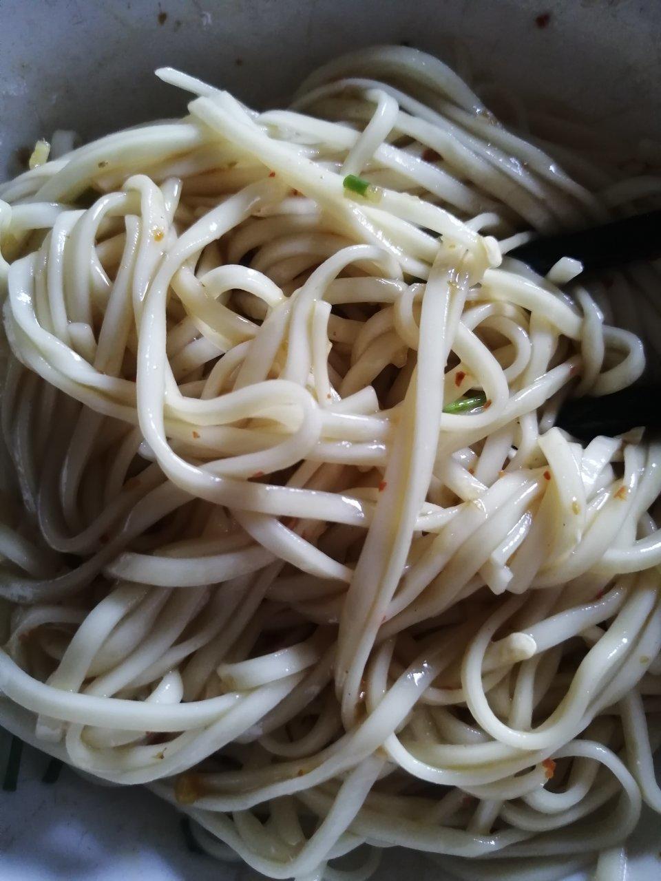 厨师长教你“四川凉面”的做法，地道的川味小吃，先收藏起来咯