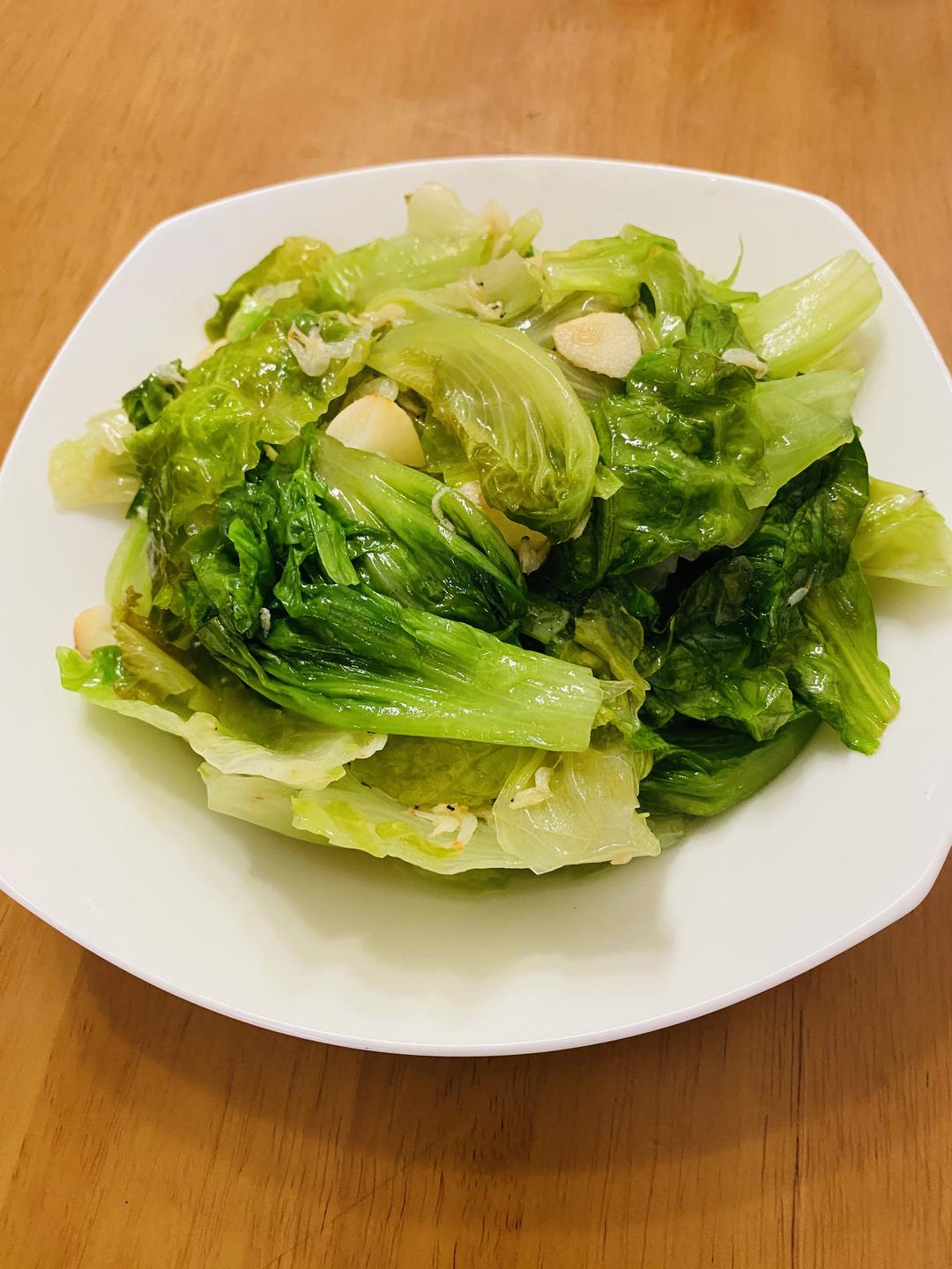 素菜也补钙：虾皮炒罗马生菜的做法