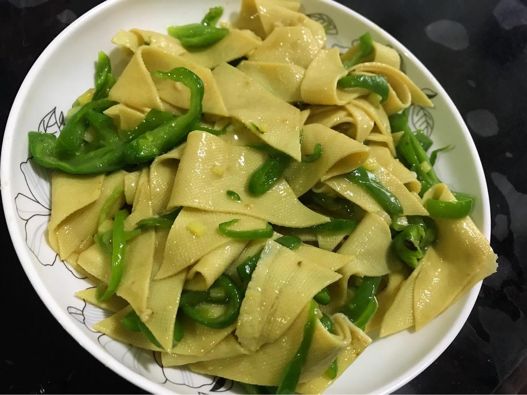 尖椒炒干豆腐