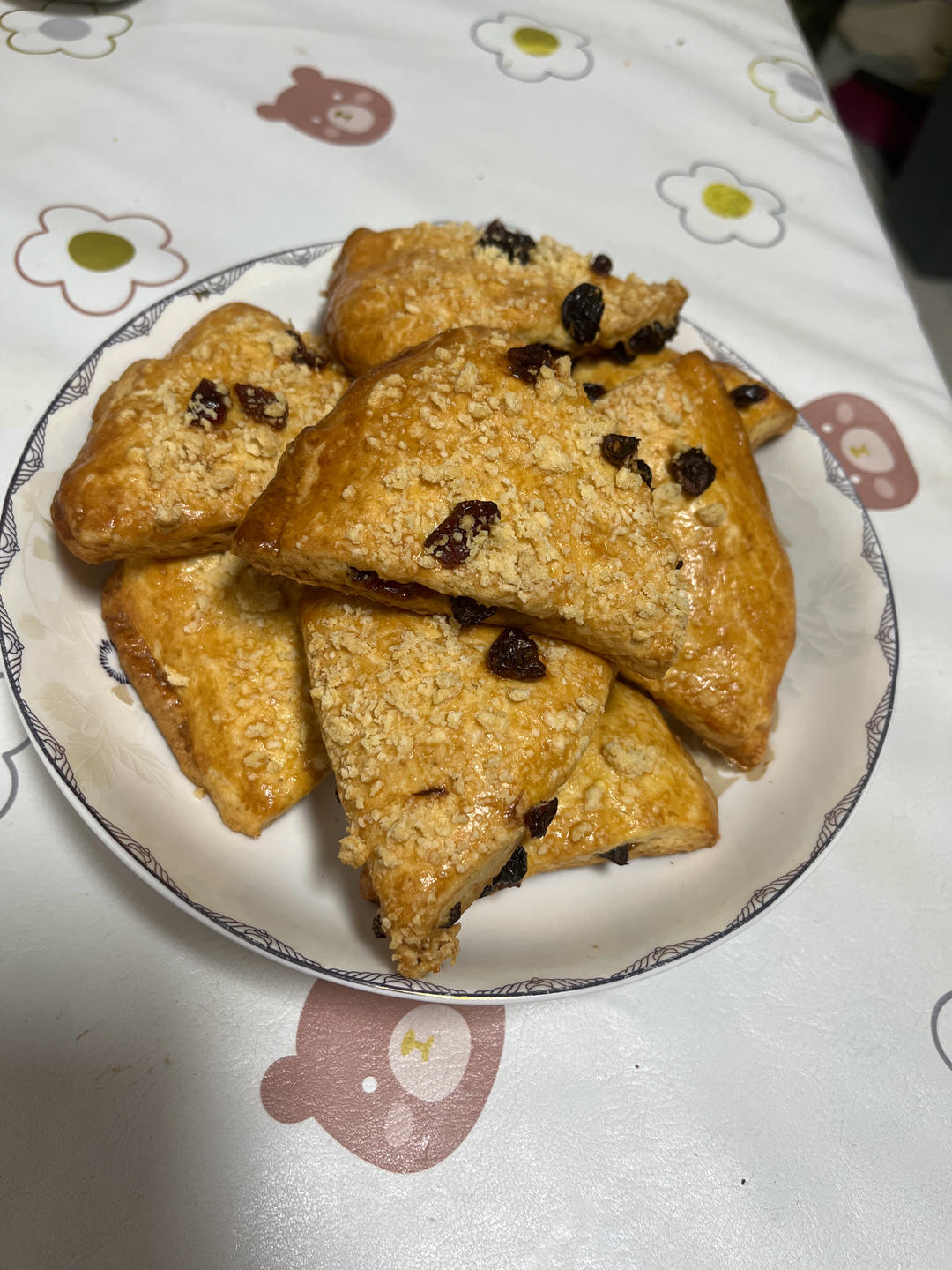满屋飘香，口口都是满足——酥松香甜的蔓越莓蜜豆司康