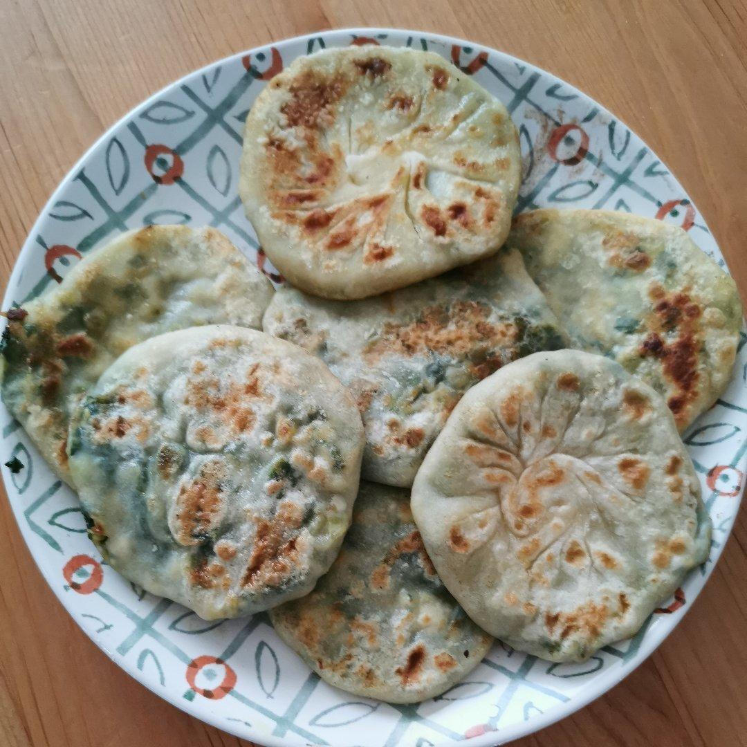 烙馅儿饼-饼皮薄厚均匀，薄皮大馅