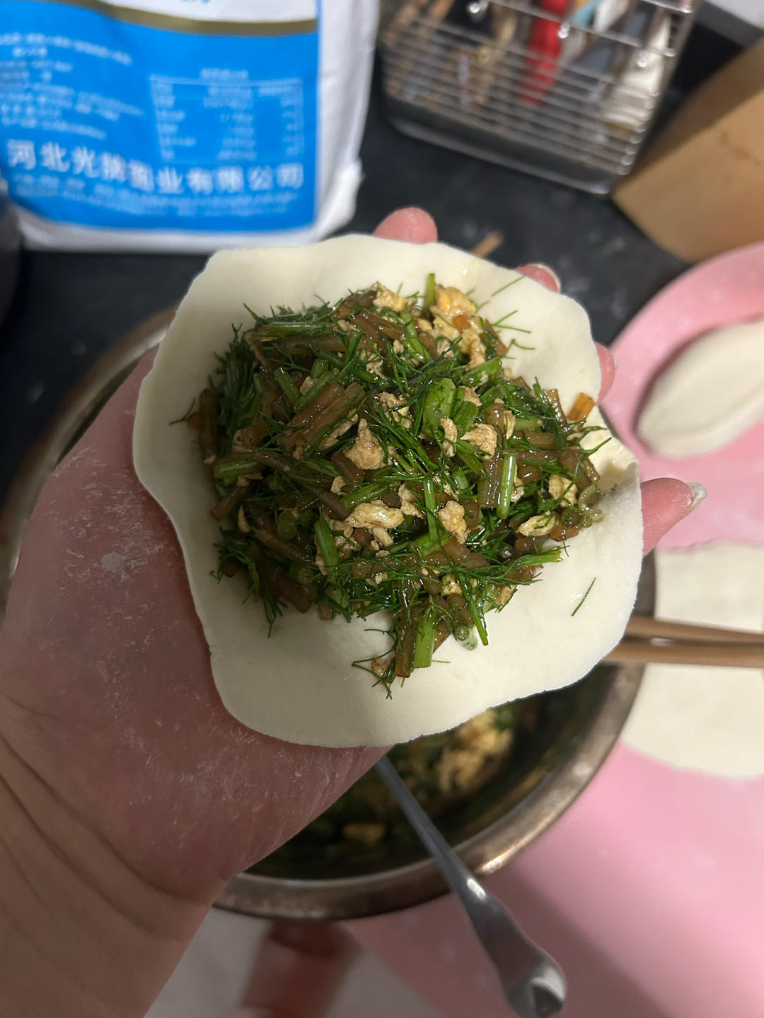 茴香粉条鸡蛋包子