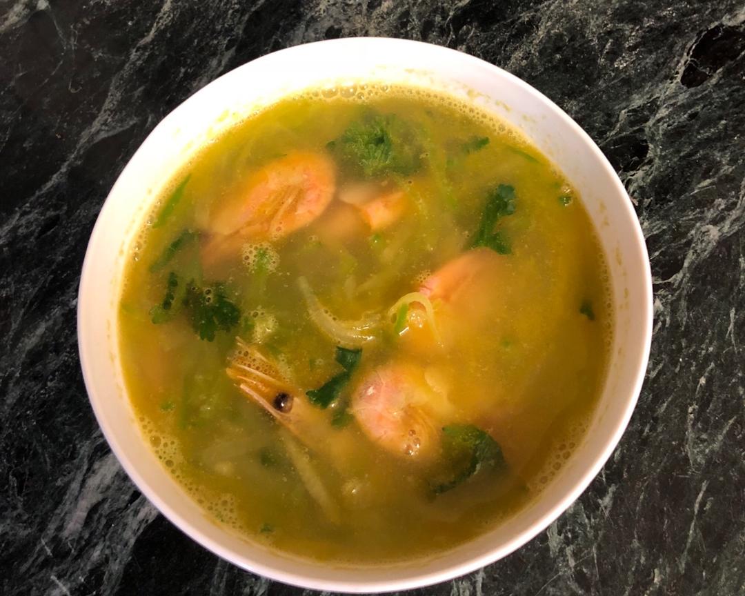 简单美味的萝卜甜虾汤的做法