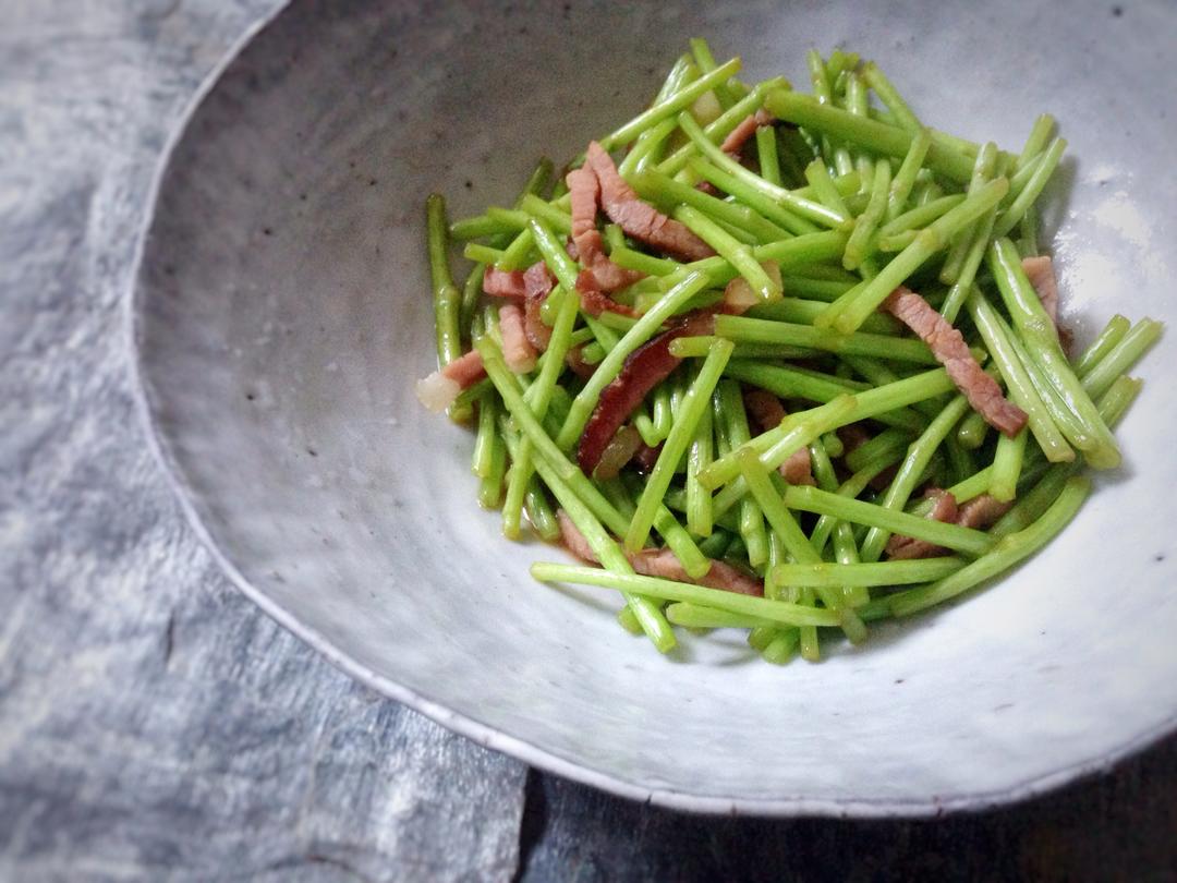 江西 藜蒿炒腊肉 鄱阳湖的草的做法