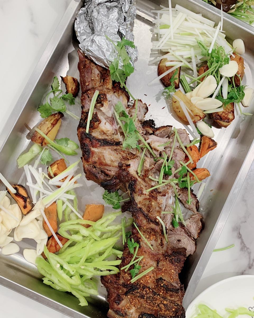 孜然蒜香烤羊腿