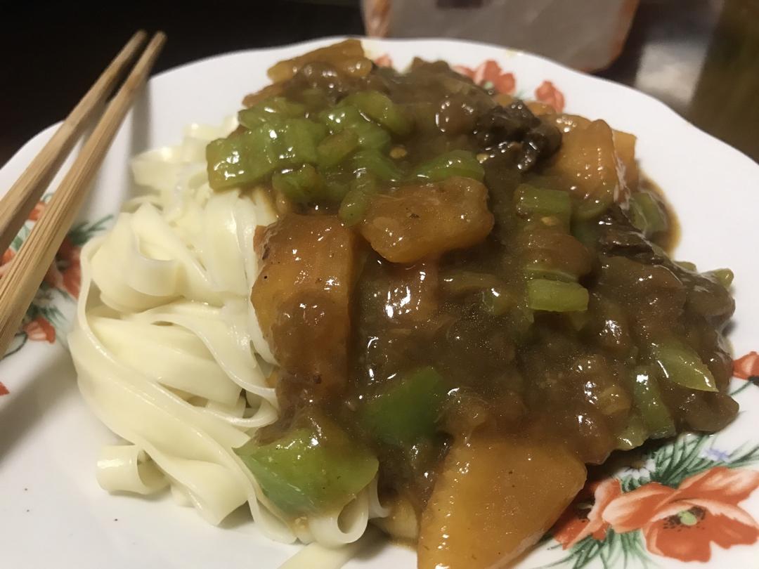 一吃就撑的“肉丁茄辣西”拌面