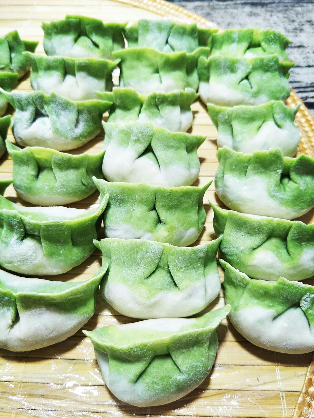 翡翠白玉白菜饺子详细版（附翡翠白玉白菜饺子包法，翡翠白玉饺子皮两种制法，面包机和面，翡翠白玉烧卖，各种馅料搭配）