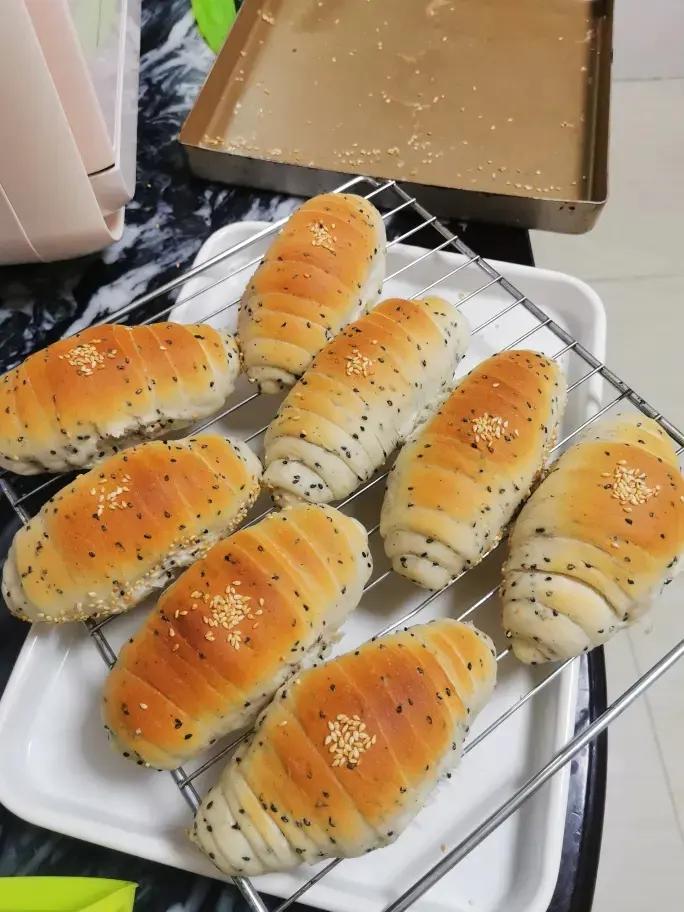 黑芝麻海盐卷/日式盐面包