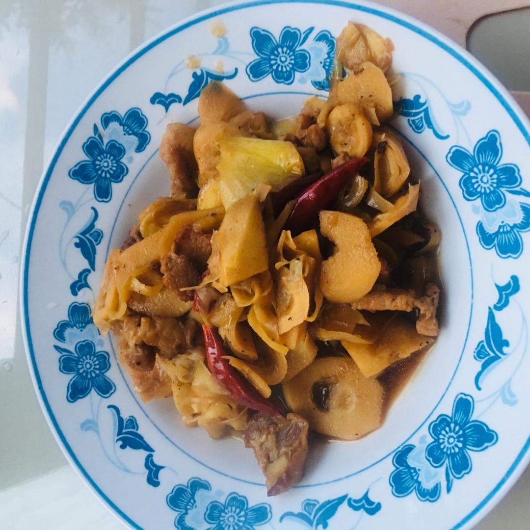 肉香笋鲜的春笋炒五花肉
