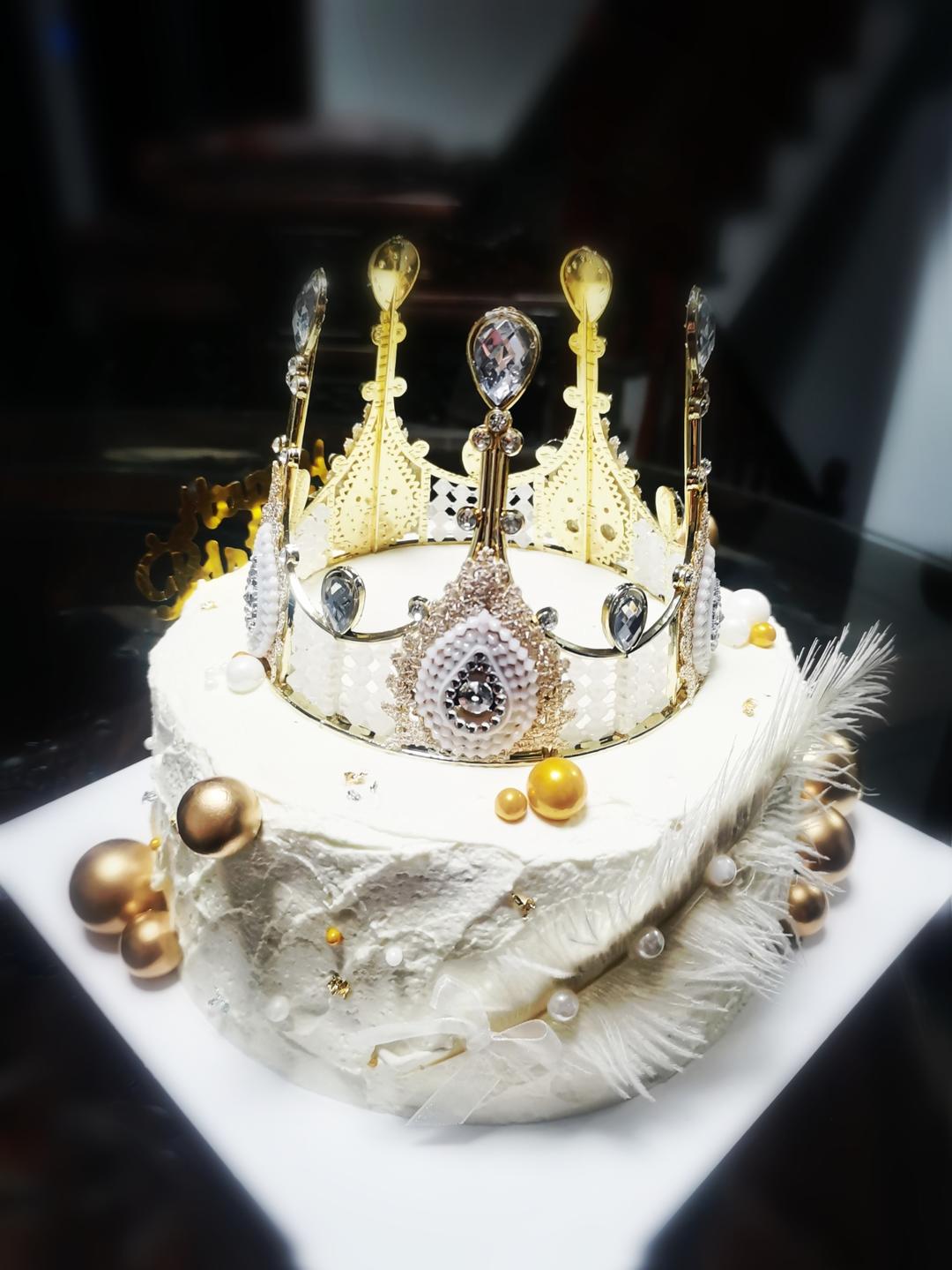 女神范满满的皇冠生日蛋糕