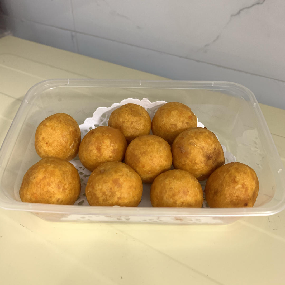 妈妈教炸的红薯丸子