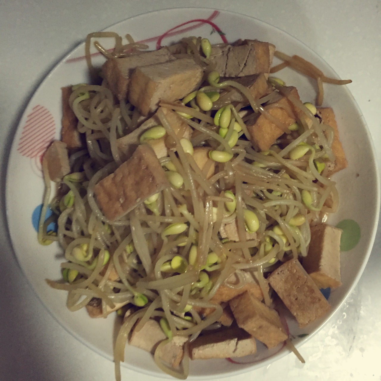 黄豆芽炒油豆腐