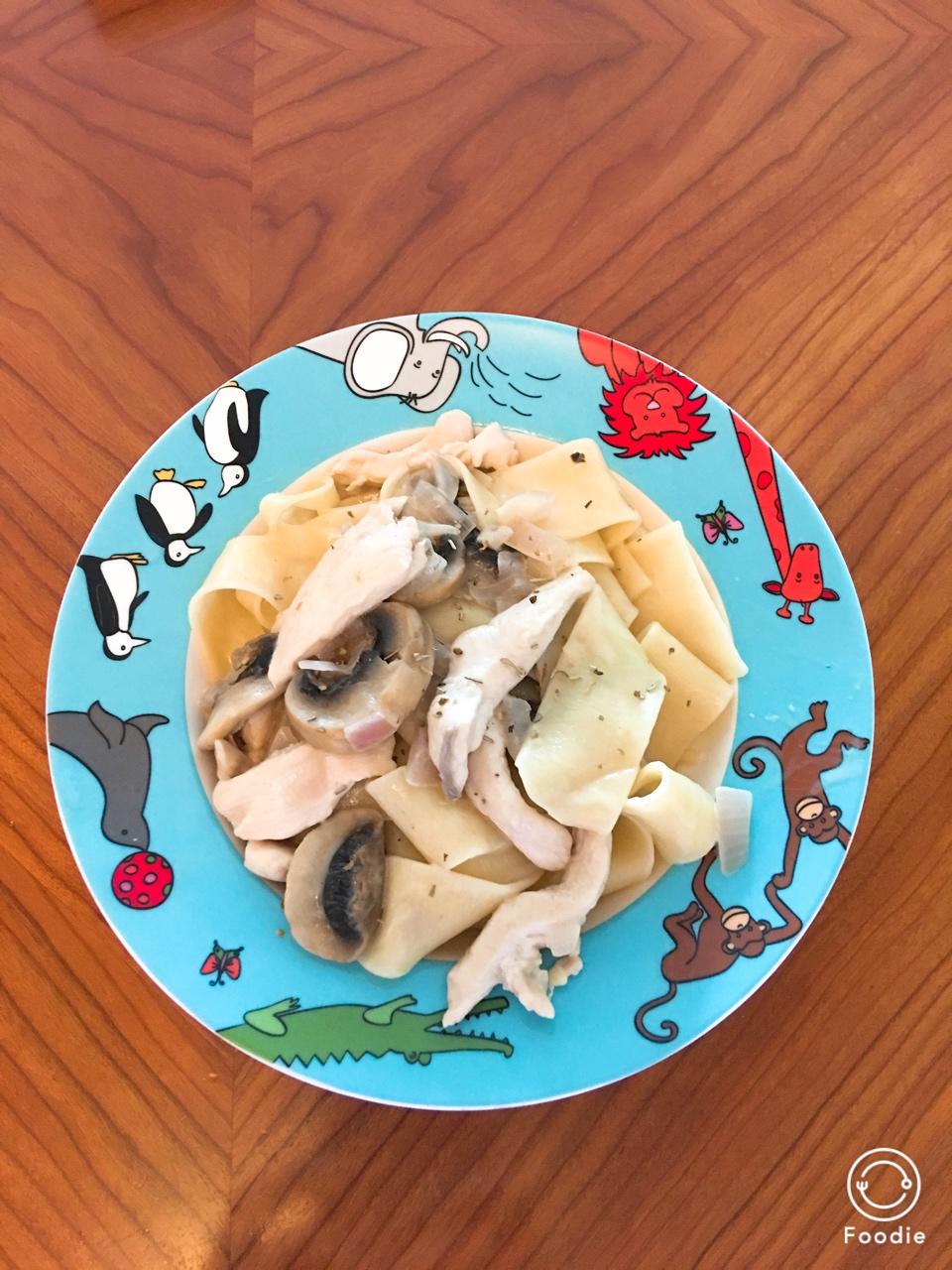 奶油鸡肉蘑菇意大利面 Cream of Mushroom Chicken Pasta